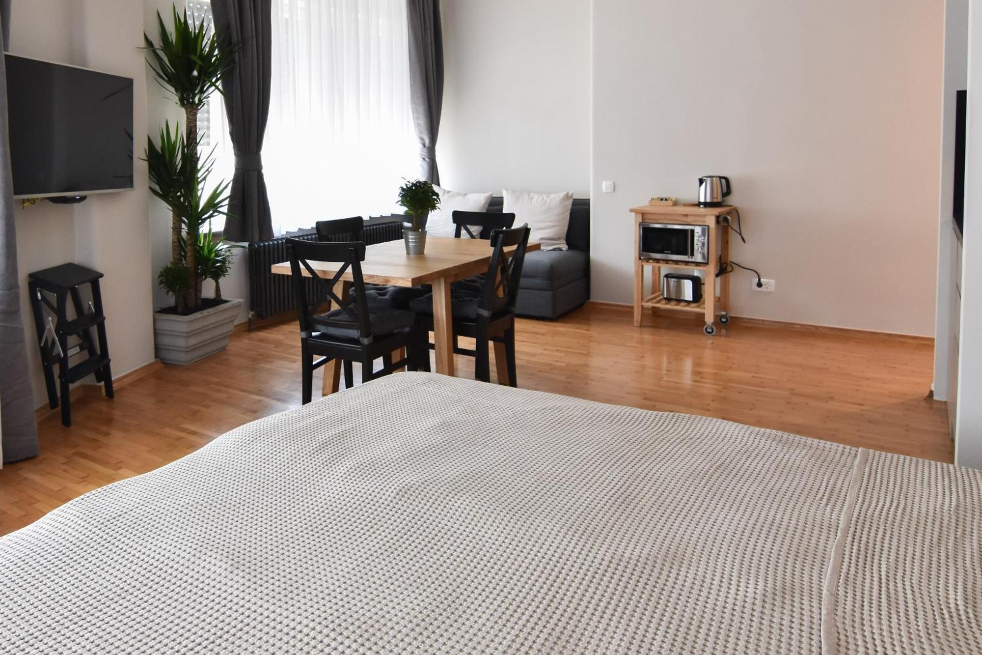 Karlo Main Square Apartments 자그레브 외부 사진